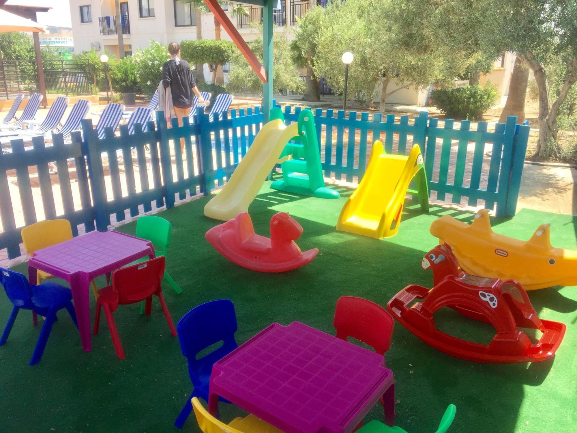 أيا نابا شقق كارينا الفندقية المظهر الخارجي الصورة